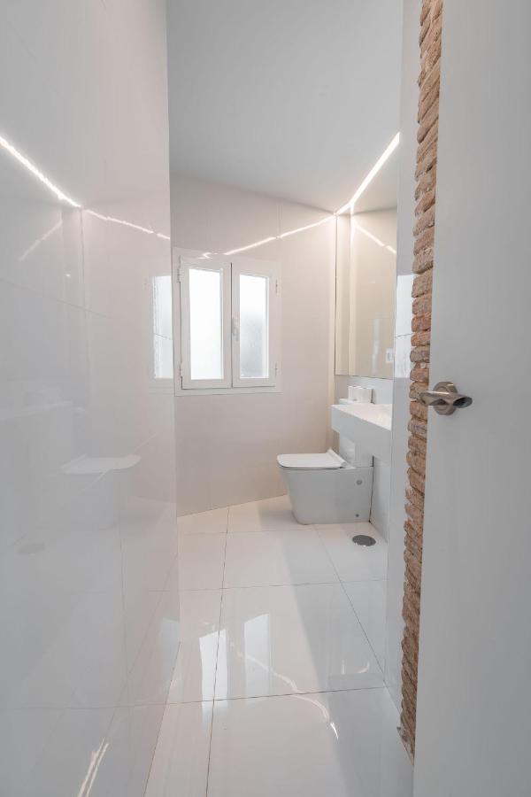 Qh Eme Suites กรานาดา ภายนอก รูปภาพ