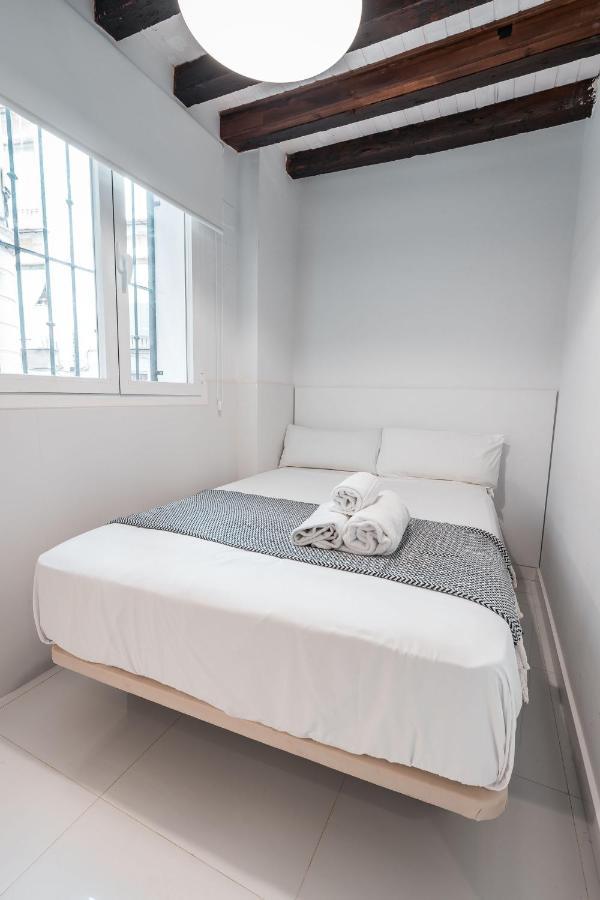 Qh Eme Suites กรานาดา ภายนอก รูปภาพ